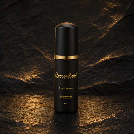 SpeciaLash Foam Cleanser 50 ml á svörtum hraungrunni
